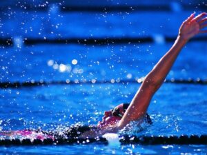 Похудение при помощи плавания в бассейне — эффективно ли это