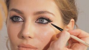 8 главных ошибок в макияже, которые визуально уменьшают глаза