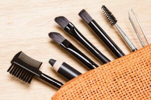 Коррекция бровей: как сделать идеальные брови дома