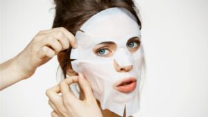 Тканевые маски для лица: принцип действия, ТОП-10 масок